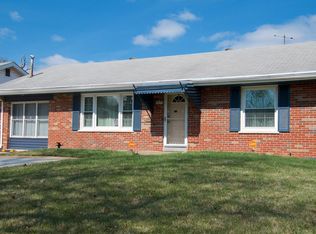 221 Hawkesbury Dr, Saint Louis, MO