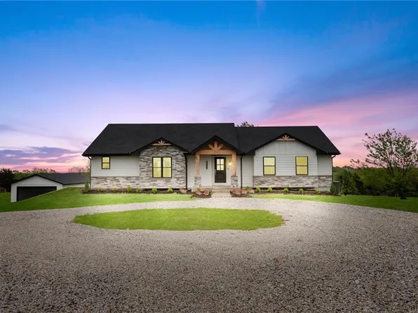 28105 S State Line Rd, Cleveland, MO 64734