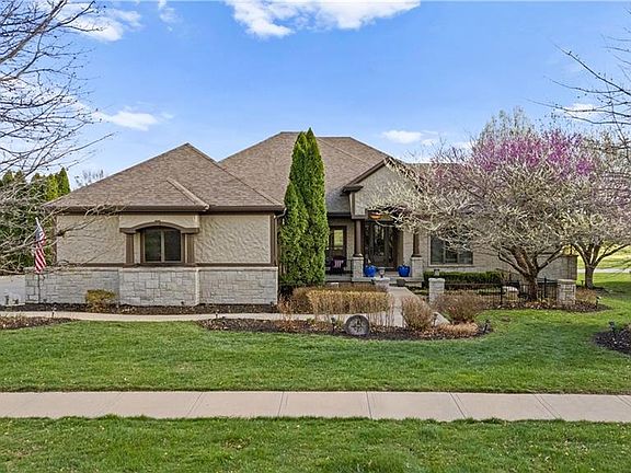 5th image of 23985 Saint Andrews Ct