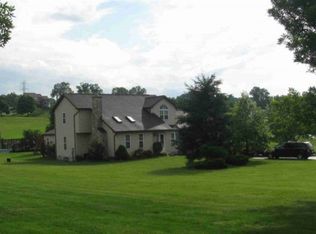 21 Homestead Dr, Leesport, PA 19533