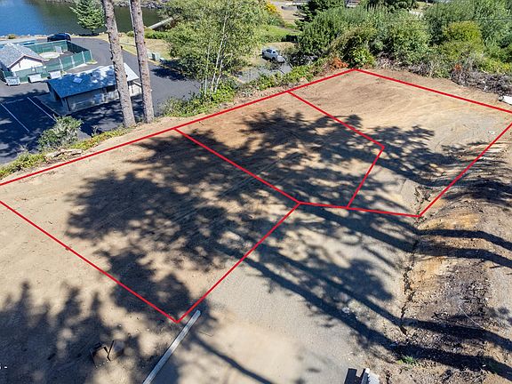 3rd image of 415 SE Shell Ave