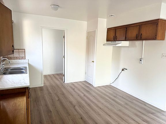 4th image of 103 E Sweet Avenue