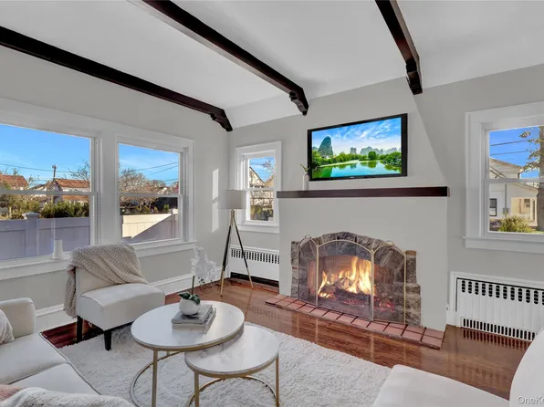 64 W Milton Street, Freeport, NY 11520