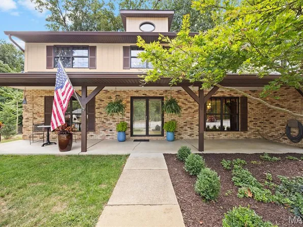 107 W Brittany Ln, O'Fallon, IL 62269