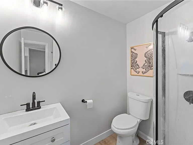 923 W Maple Ave — Photo 14
