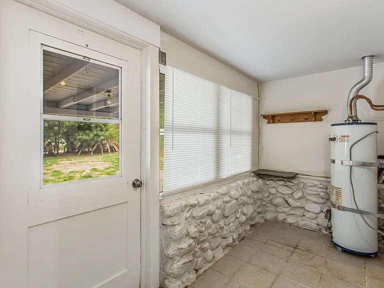 1359 Jasper Ave #1 — Photo 32