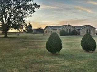 2401 Manor Rd, Yukon, OK 73099