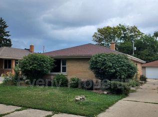 5913 Pershing Blvd, Kenosha, WI 53144