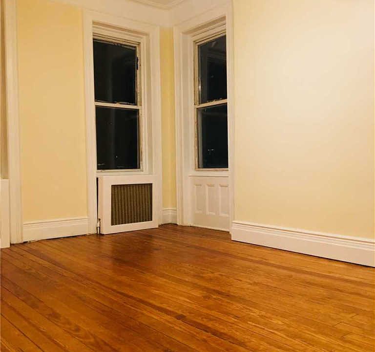 1st image of 6420 Myrtle Ave #3