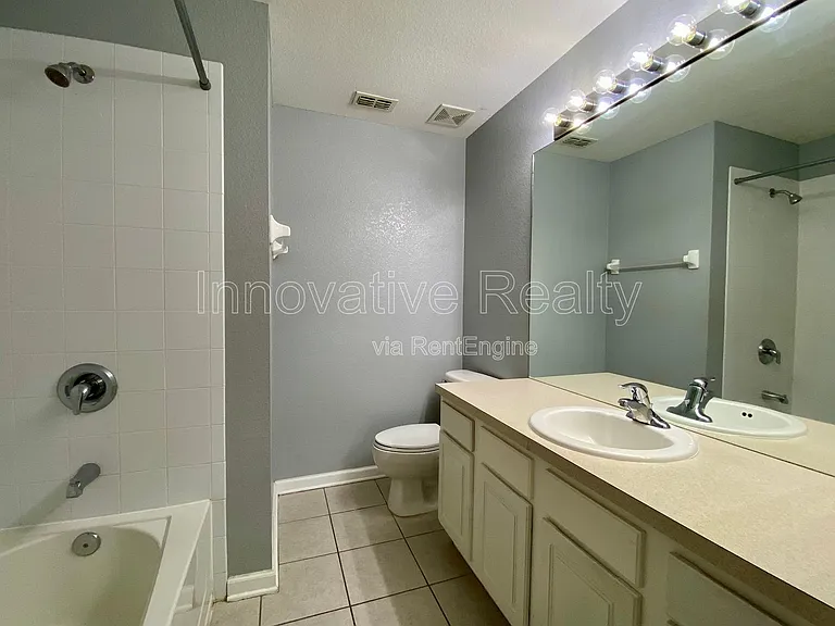 720 Shropshire Loop — Photo 10