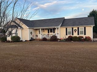 206 Orchard Grove Rd, Campobello, SC 29322