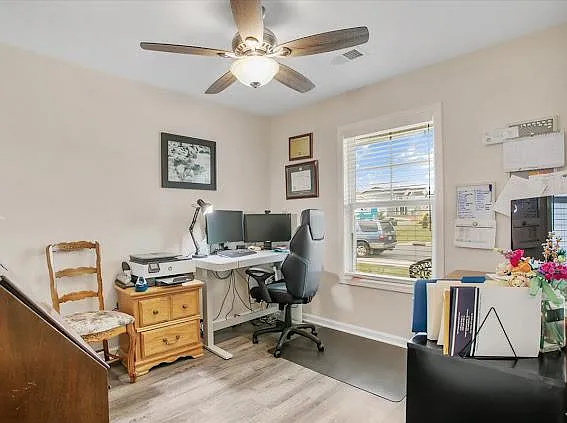 402 Chinchilla Dr — Photo 13
