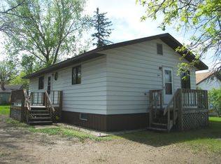 304 Cleveland Ave E, Karlstad, MN 56732