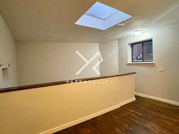 5th image of 857 Atlantic Ave #9