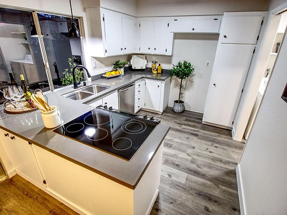 5th image of 593 Hornbeam Way