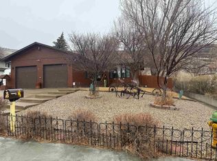 325 W Larsen St, Rawlins, WY 82301