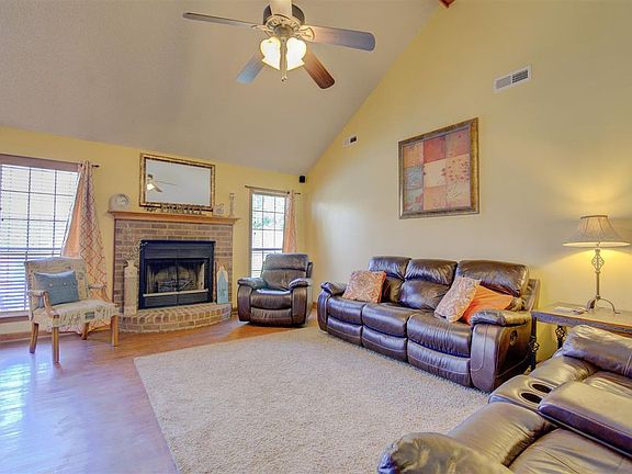 3rd image of 2722 Sage Meadow Dr