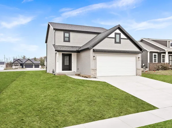 2508 Pampas Ln, Bloomington, IL 61705