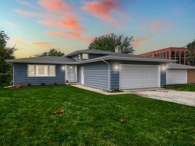 1S550 Nimitz Rd, Oakbrook Terrace, IL, 60181