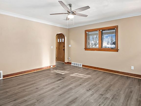 3rd image of 1328 Garrison Ave
