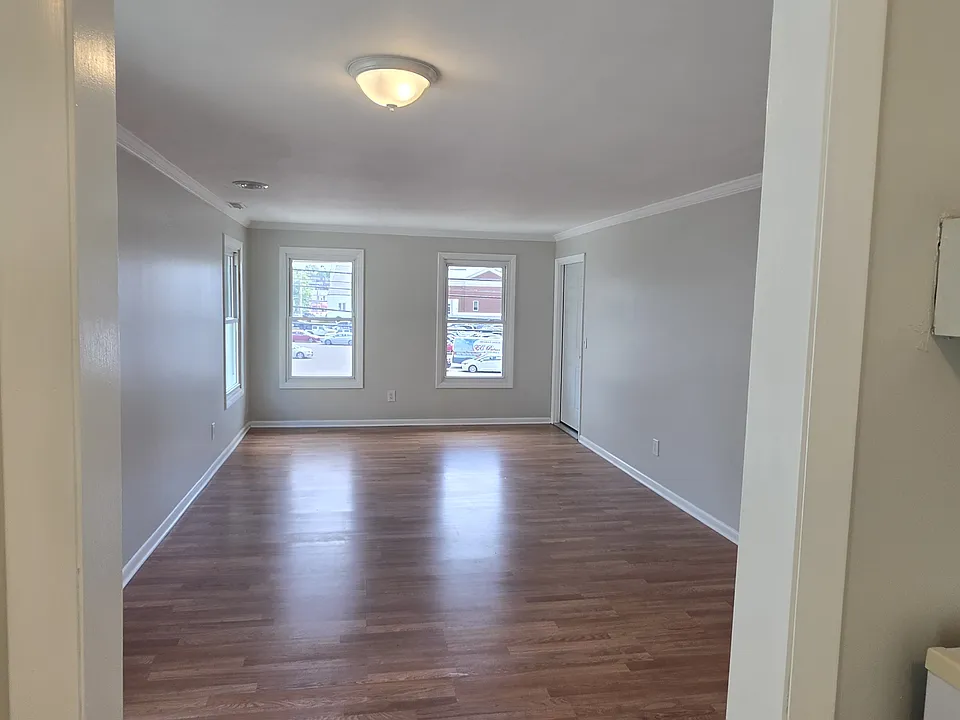 736 Savin Ave #2R