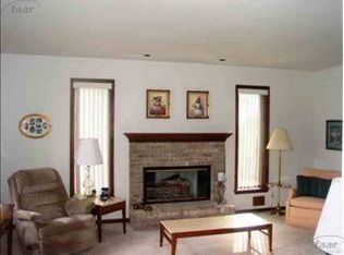 16553 Angle Dr, Linden, MI 48451