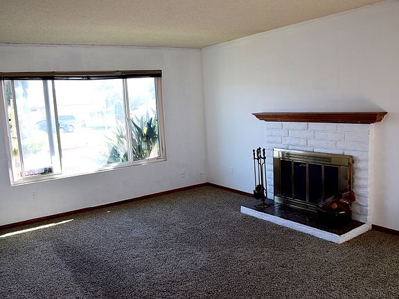 3rd image of 2202 Montemar Ave