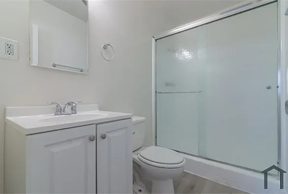 4060 Stevely Ave #19 — Photo 17