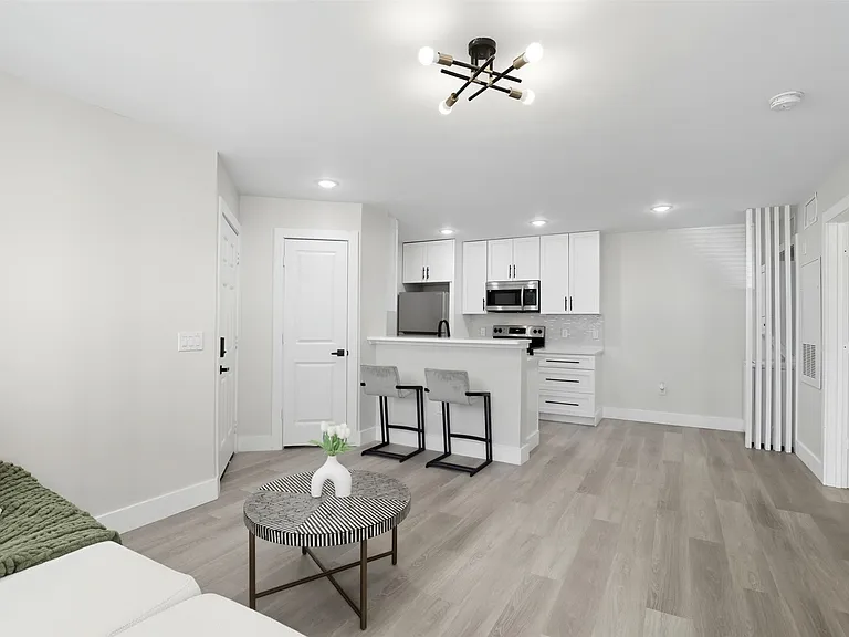 2592 Grassy Point Dr #106 — Photo 5