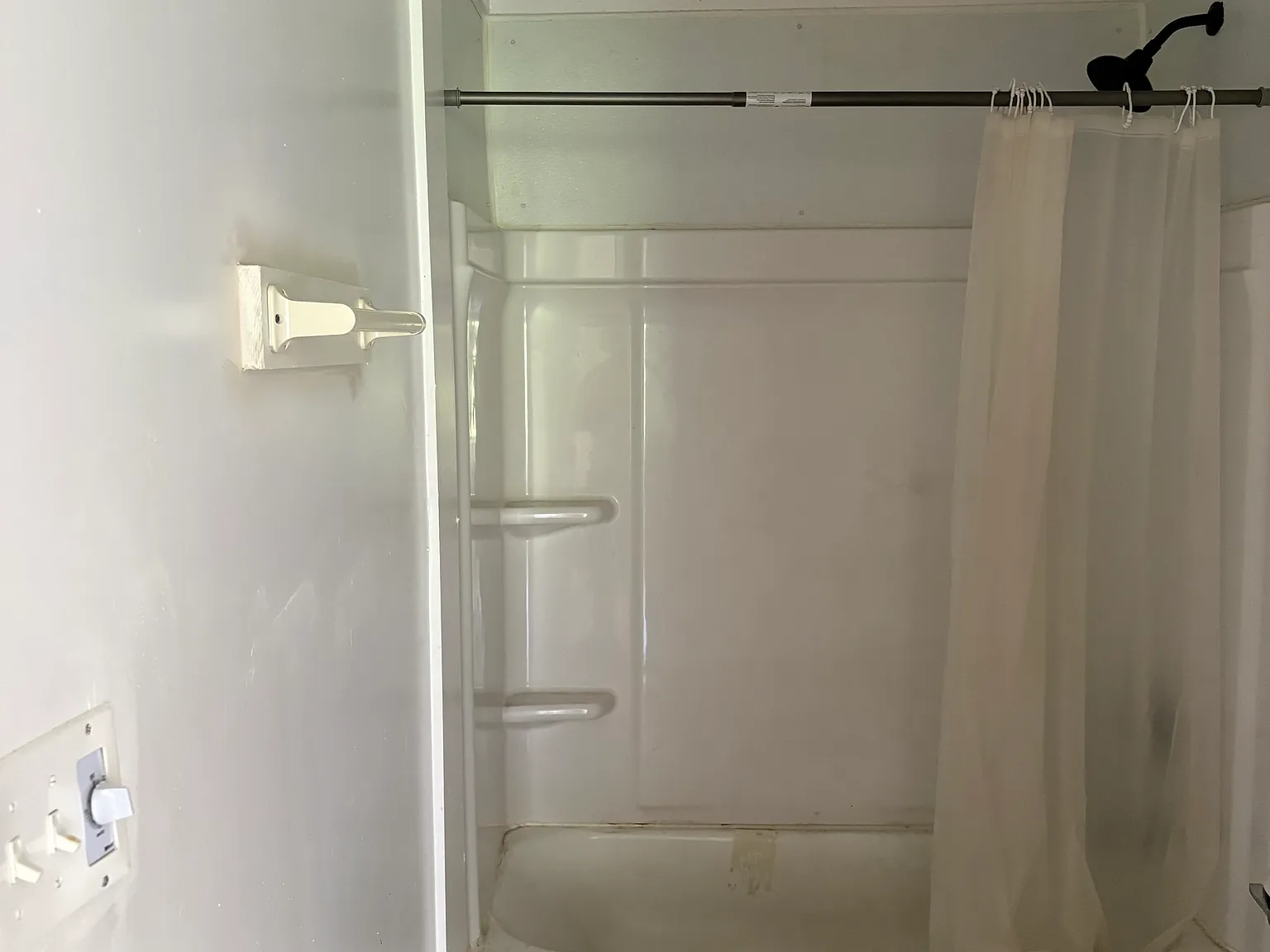 3 bed, 1400 sqft, $1,400 — Photo 4