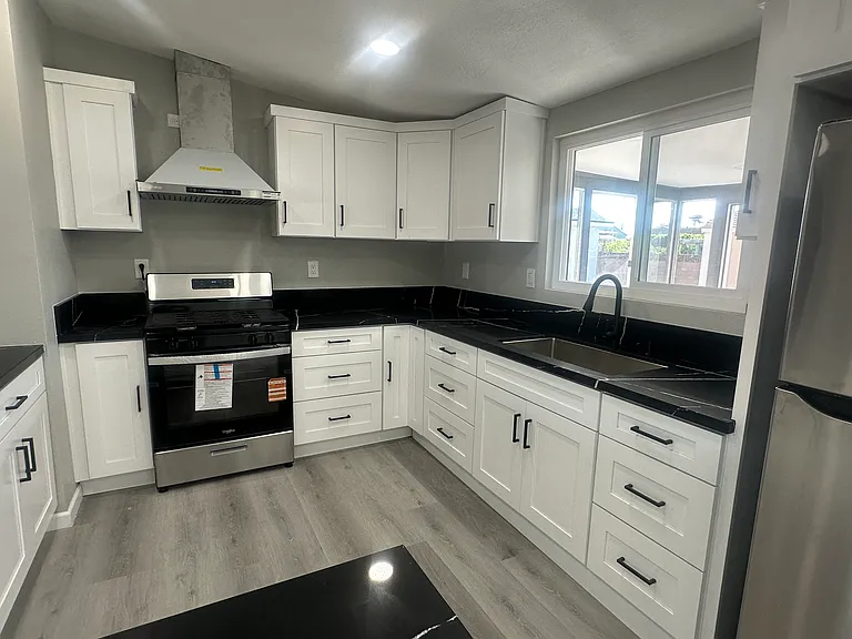 5209 La Madera Ave — Photo 5