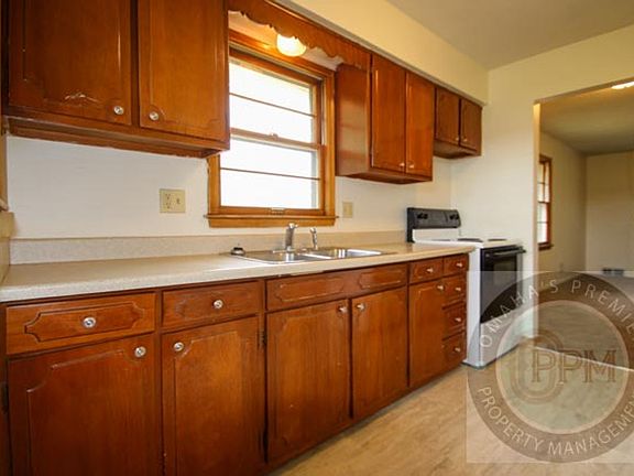 5th image of 3758 S 82nd St #3758/02