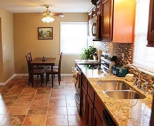 2nd image of 1506 Manitowoc Ave