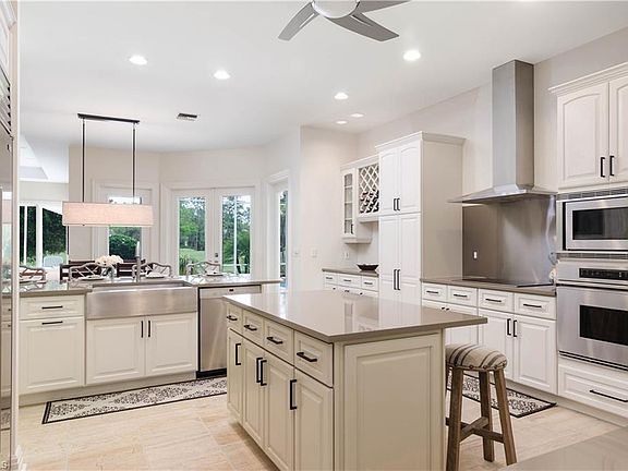 3rd image of 4655 Oak Leaf Dr