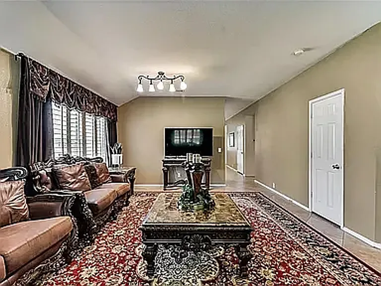1206 Periwinkle Dr — Photo 6
