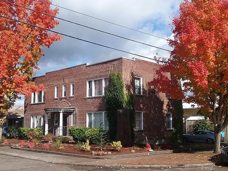 500 Hillkress Ave — Photo 1