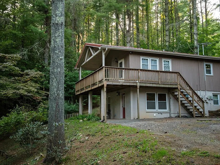 122 Laurel Manor Ln — Photo 16