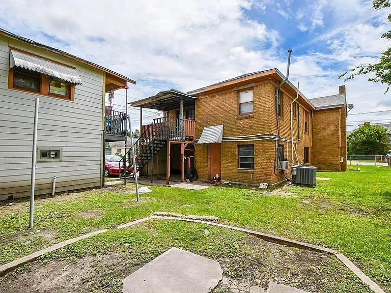 5049 Jefferson St #B — Photo 26