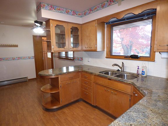 4th image of 314 S Main St