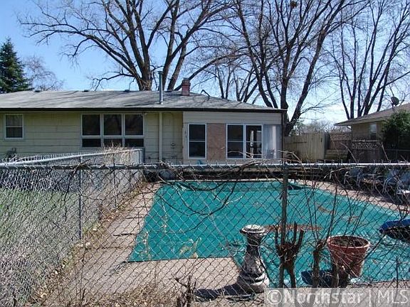 5th image of 659 Rosswood Ln N