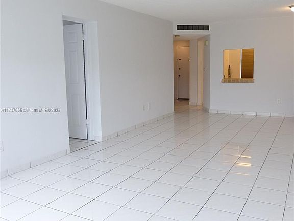 2nd image of 1302 NE 191st St #A122