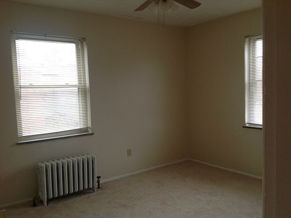 4th image of 527 Telford Ave APT A