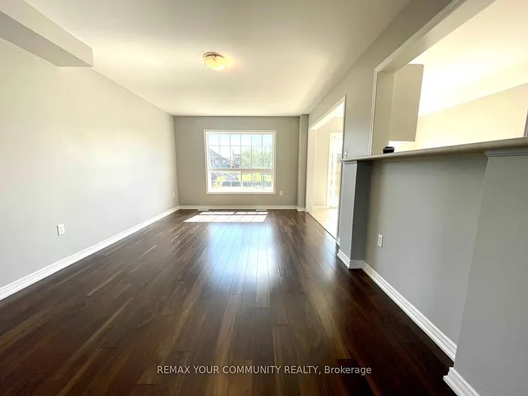 1385 Hunter St — Photo 9