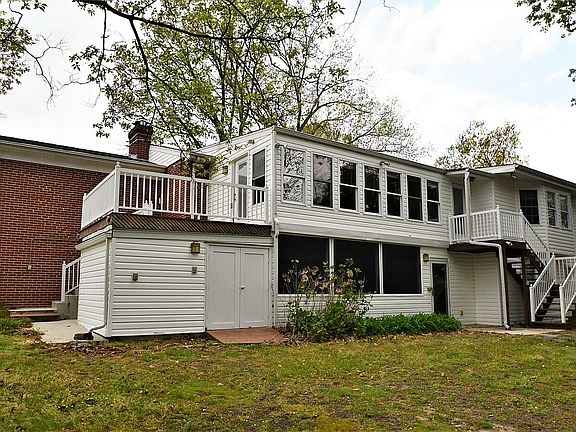 2nd image of 6353 Lakeway Dr