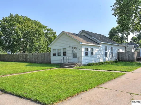 107 Lincoln Ave, Waterloo, NE 68069