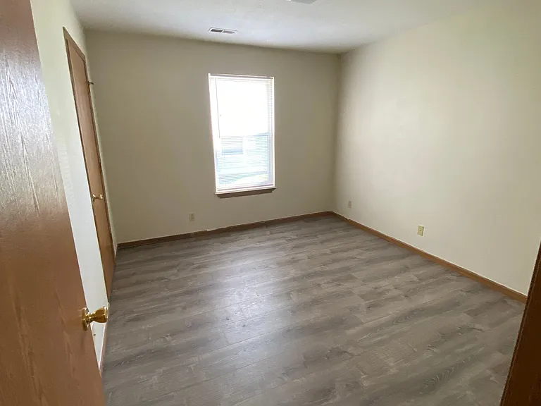 Pine View Apartments — Photo 12