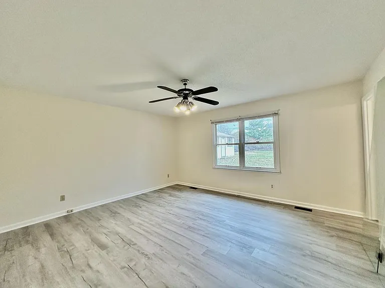 8002 Browne Rd — Photo 19