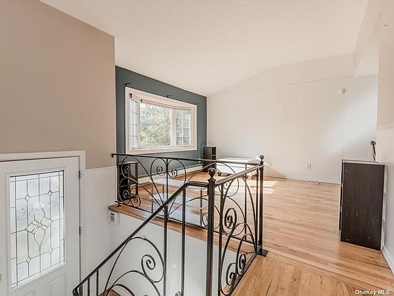 3rd image of 23 Wentworth Dr