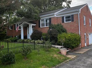 2220 Pommel Dr, Roanoke, VA 24018