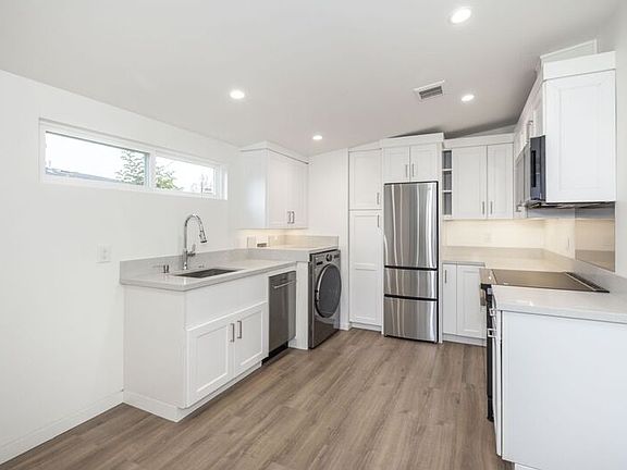 4th image of 1009 S Norfolk St #2